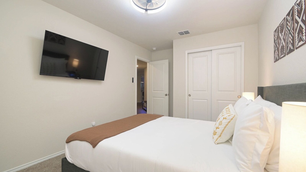 Photo of Bedroom in Medina Valley