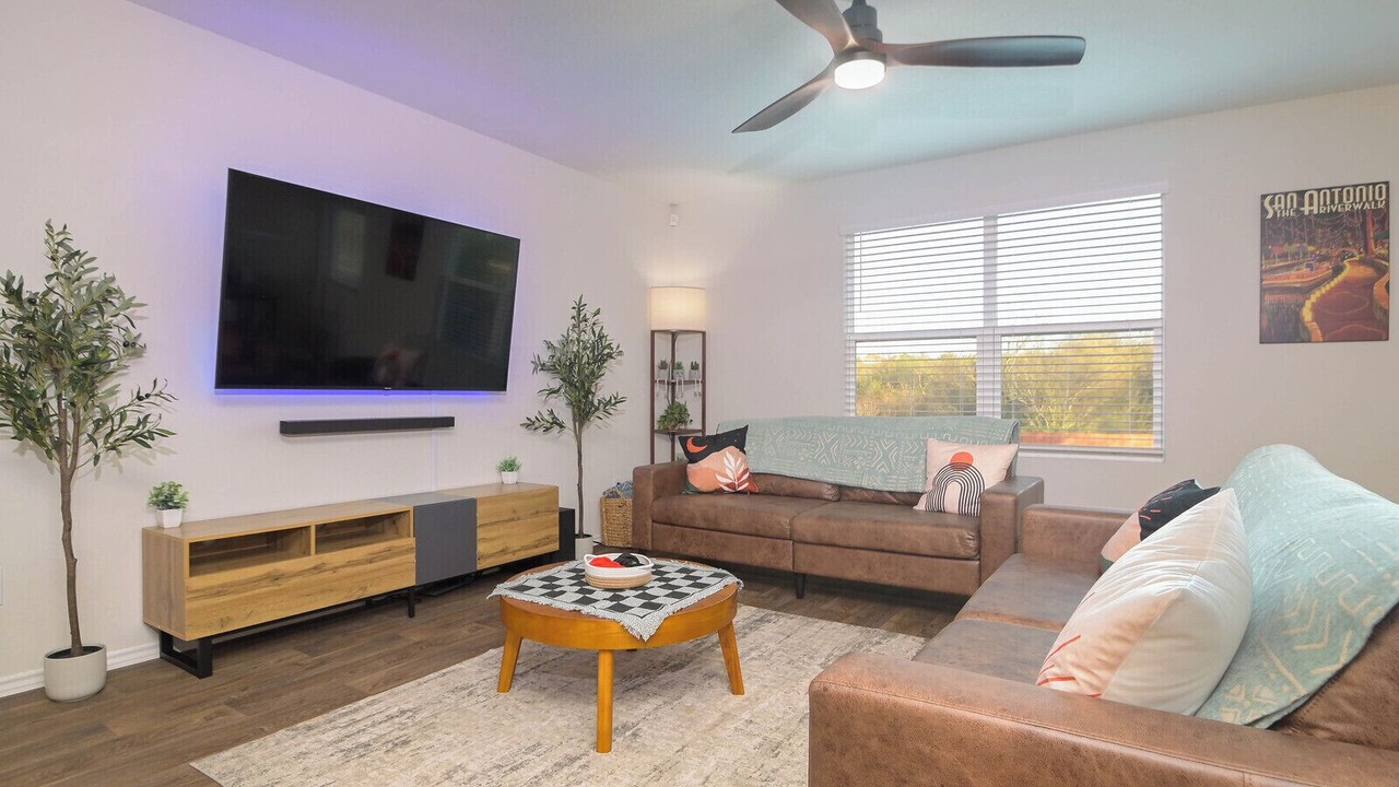 Photo of Livingroom in Medina Valley