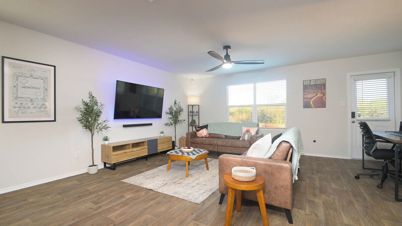 Photo of Livingroom in Medina Valley