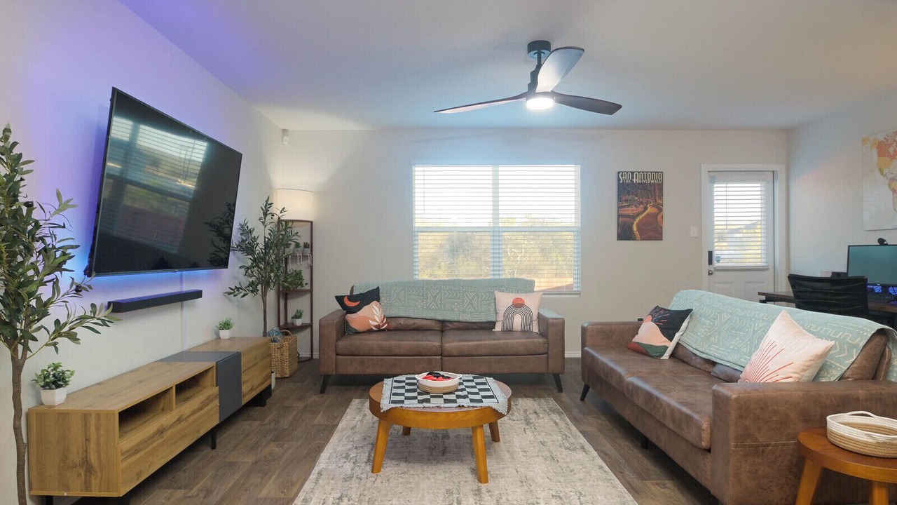 Photo of Livingroom in Medina Valley