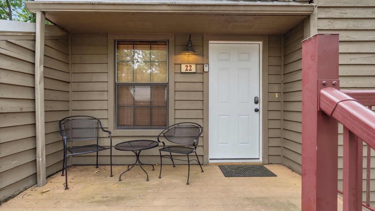 Photo of Patio Balcony in Kimberling City