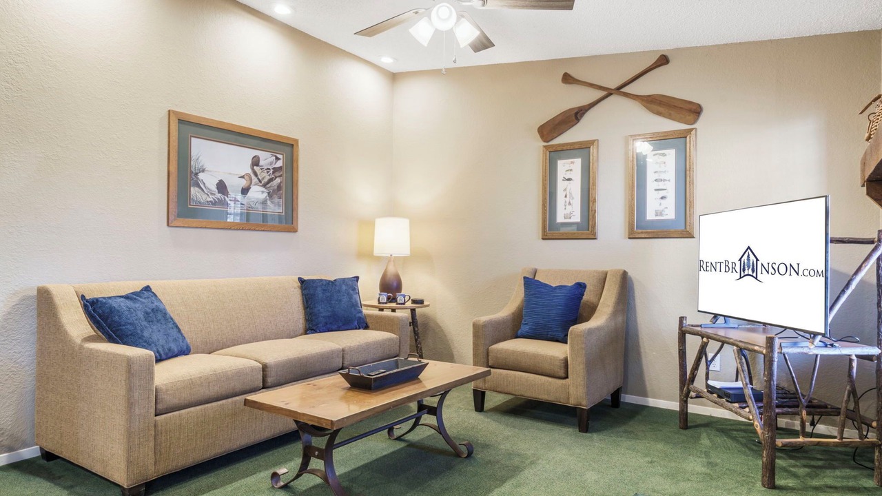Photo of Livingroom in Kimberling City