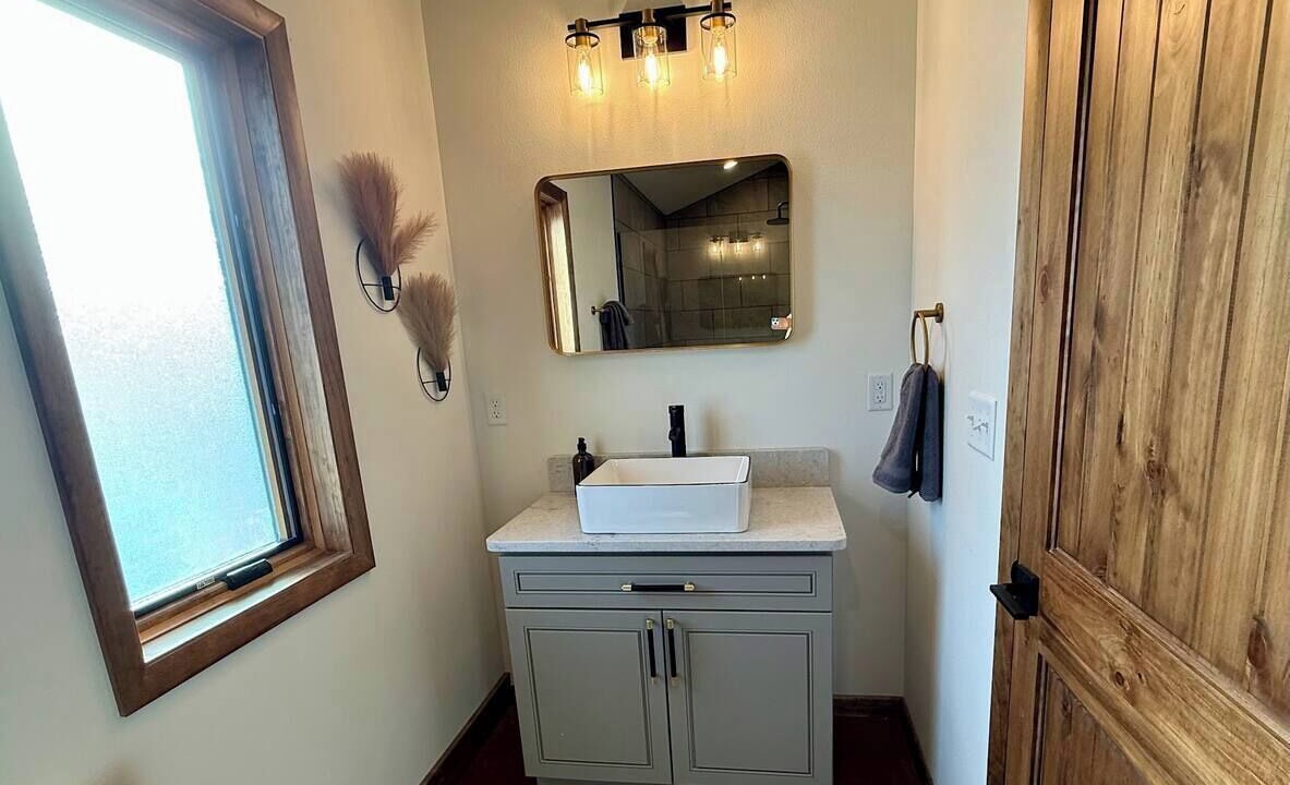 Photo of Bathroom in Shell