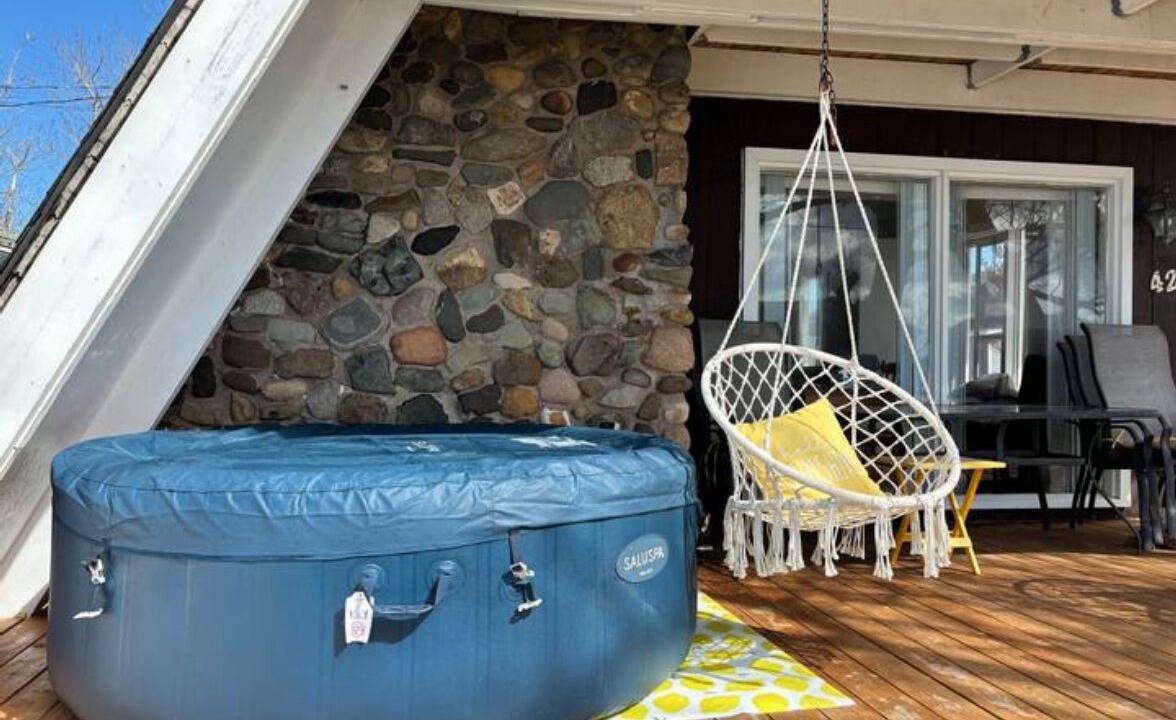 Photo of Patio Balcony in Petite-Riviere-de-l'Ile