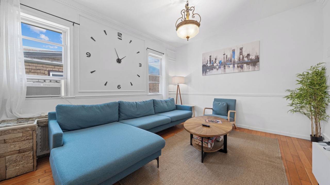 Photo of Livingroom in Bayonne