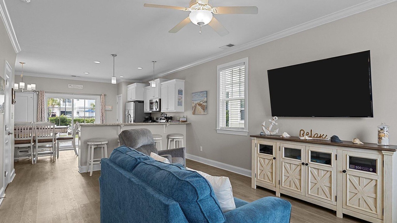 Photo of Livingroom in Atlantic Beach
