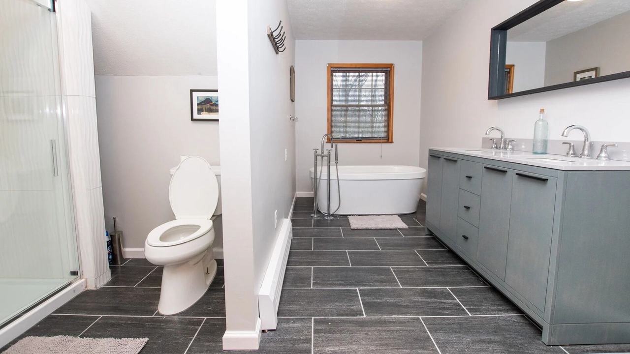 Photo of Bathroom in Ovid