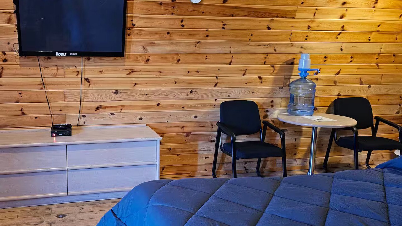 Photo of Bedroom in Division No. 16