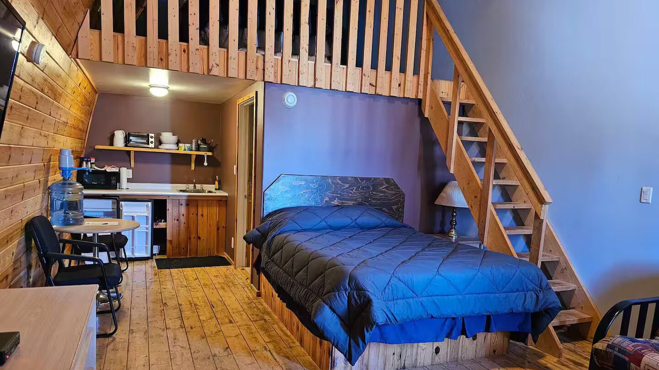 Photo of Bedroom in Division No. 16