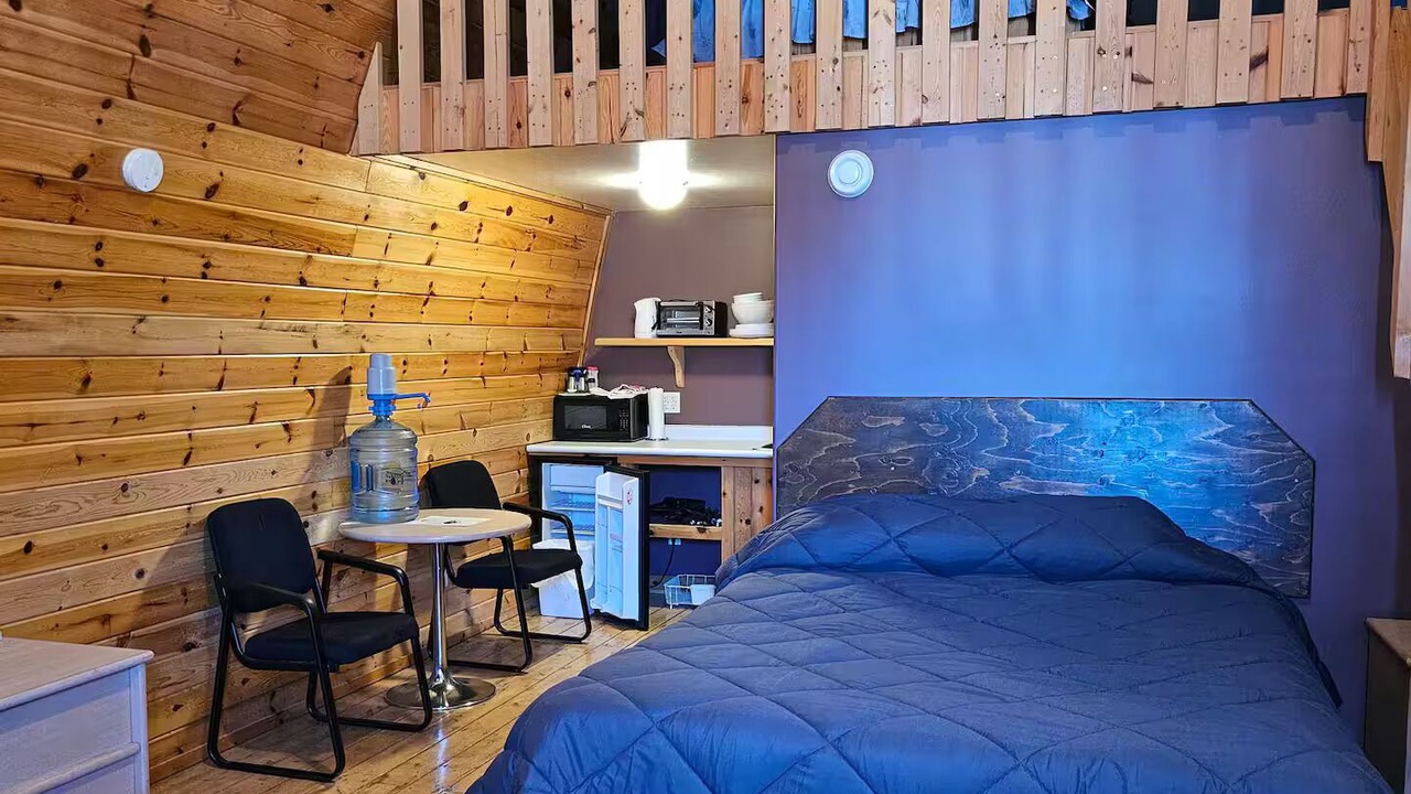 Photo of Bedroom in Division No. 16
