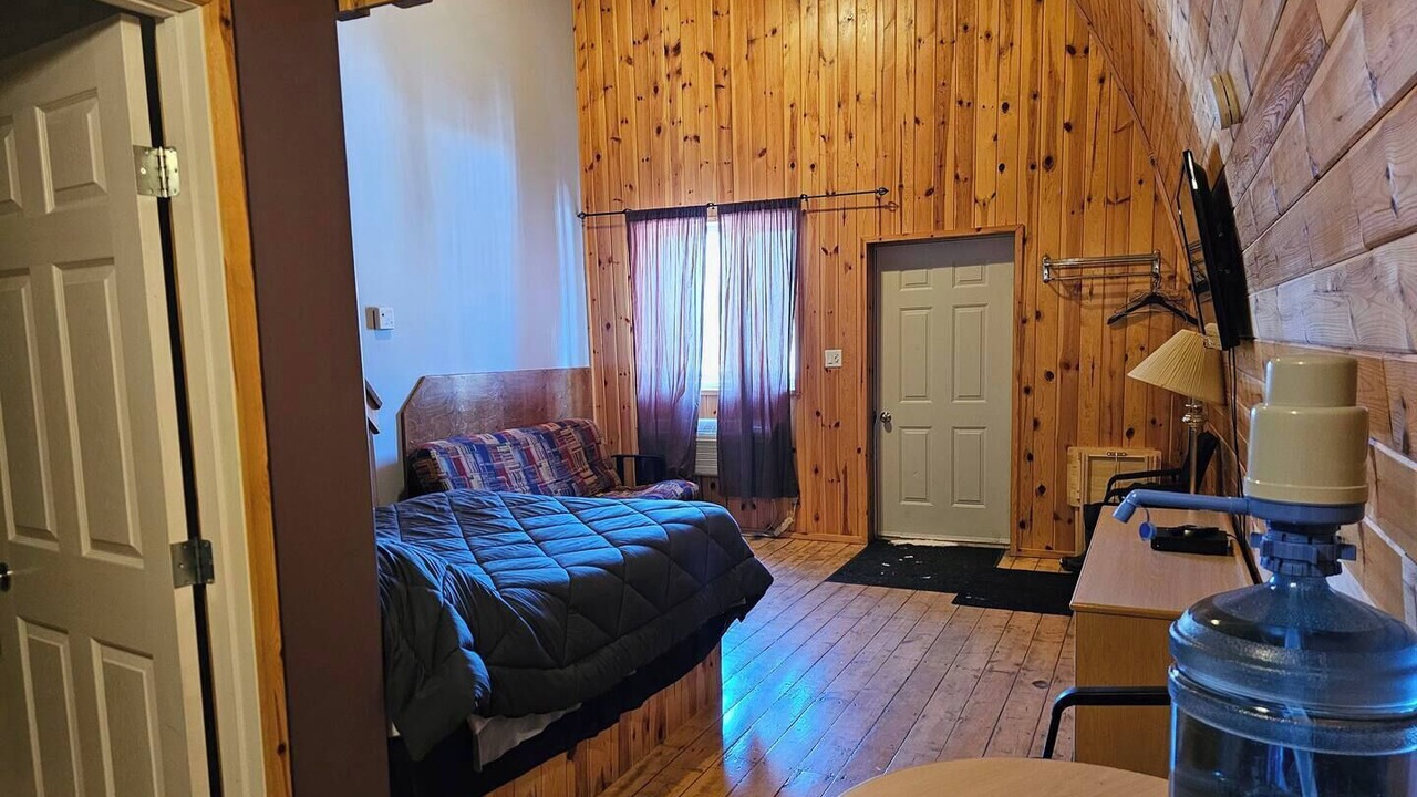 Photo of Bedroom in Division No. 16