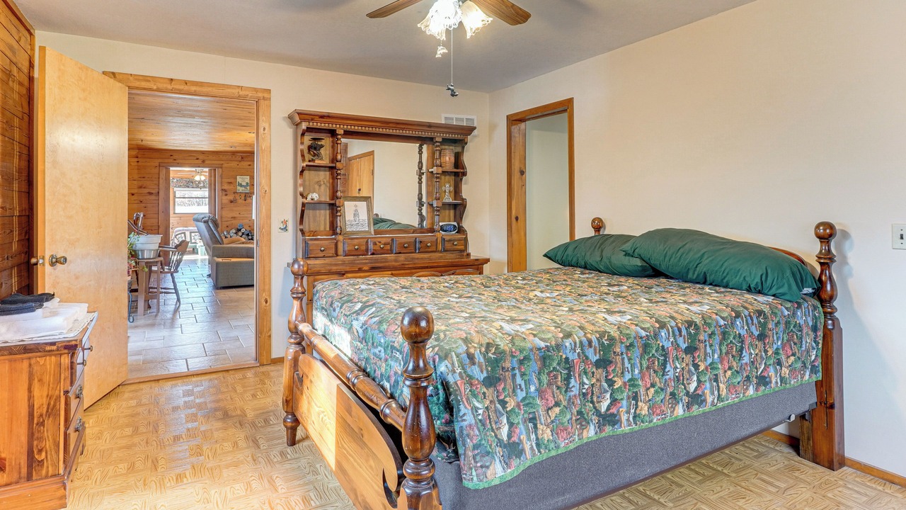 Photo of Bedroom in Shell Knob