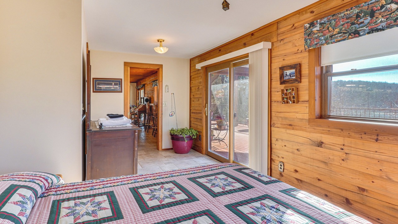 Photo of Bedroom in Shell Knob