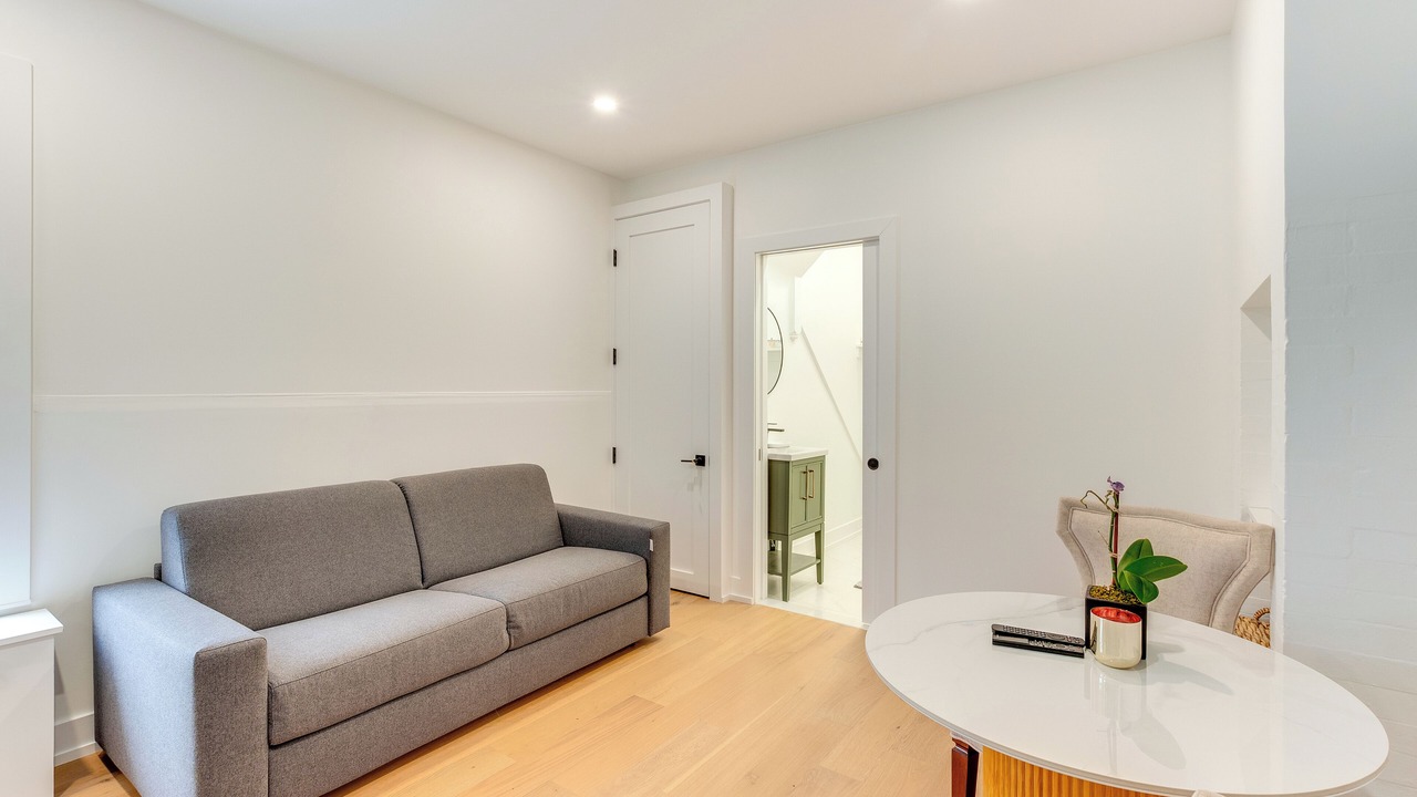 Photo of Livingroom in Southeast Yonkers