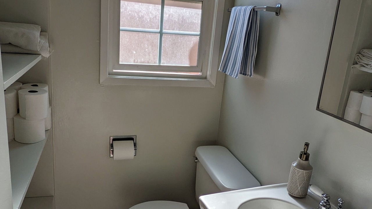 Photo of Bathroom in Upper Telegraph