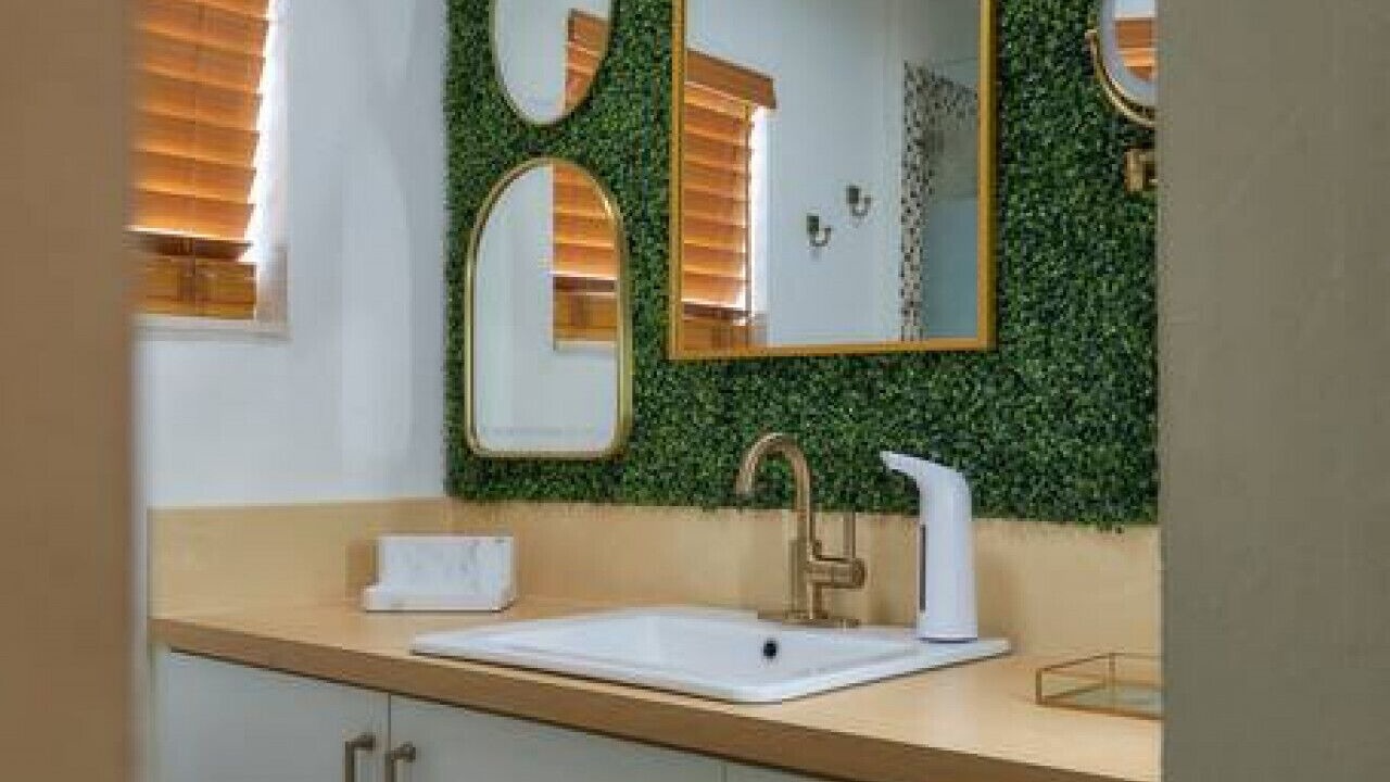 Photo of Bathroom in Hialeah