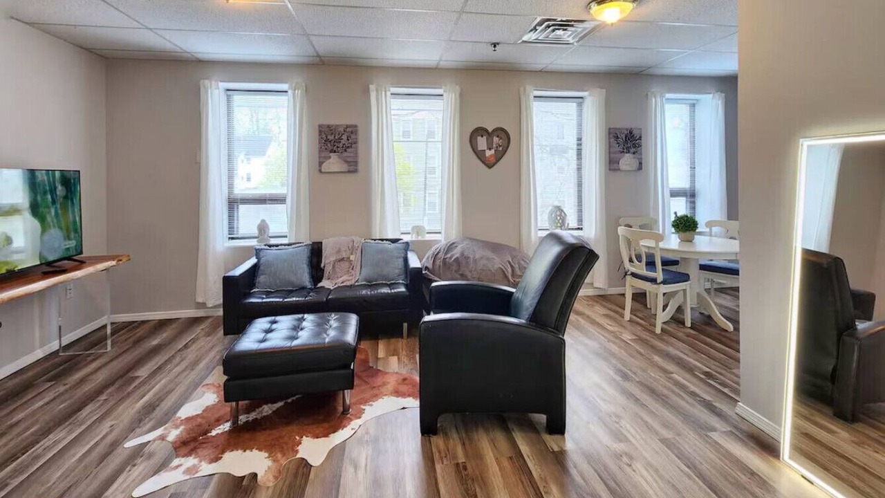 Photo of Livingroom in Indian Orchard