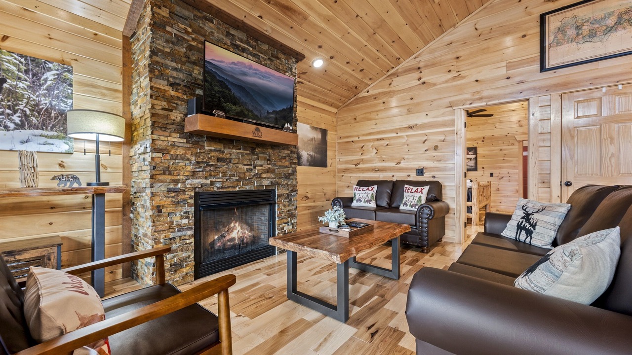 Photo of Livingroom in White Oak Lodge