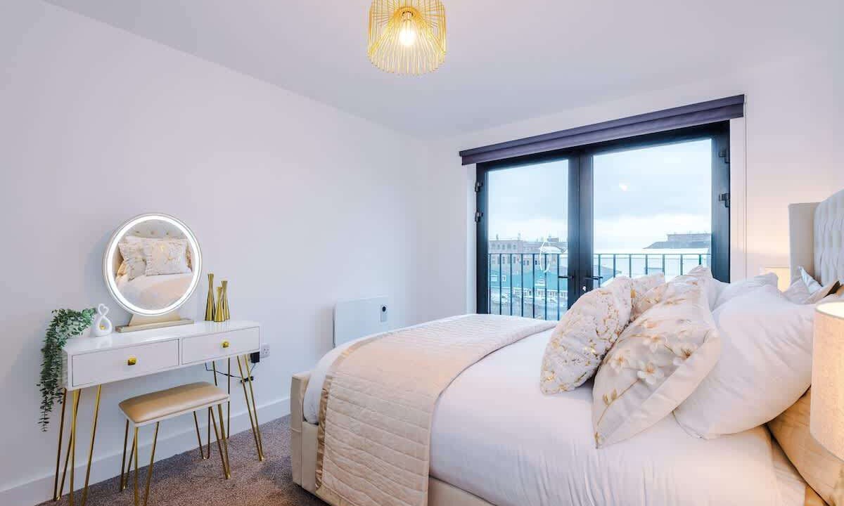 Photo of Others in Vauxhall