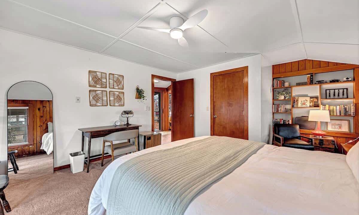 Photo of Bedroom in Siloam Springs