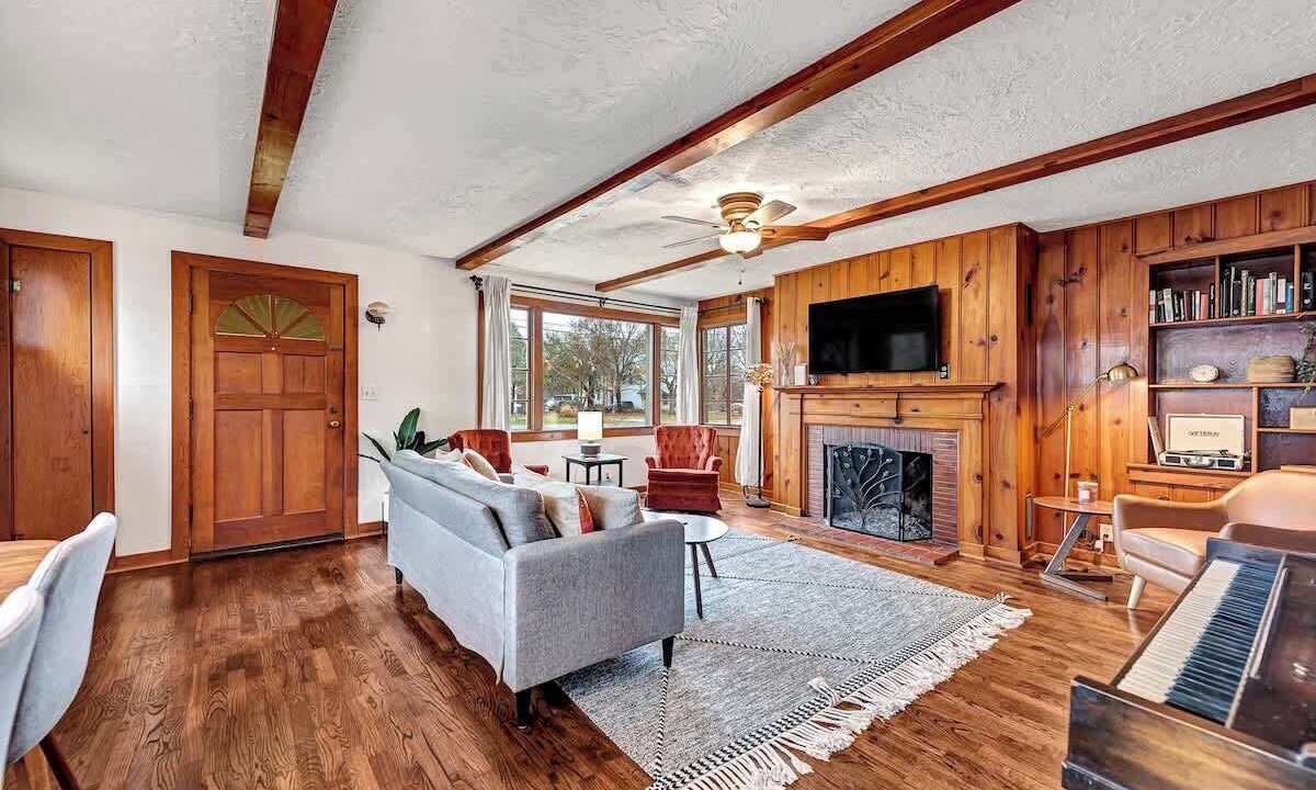 Photo of Livingroom in Siloam Springs