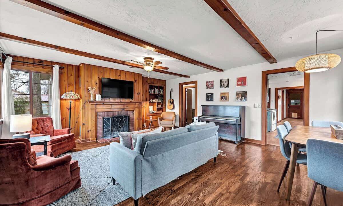 Photo of Livingroom in Siloam Springs