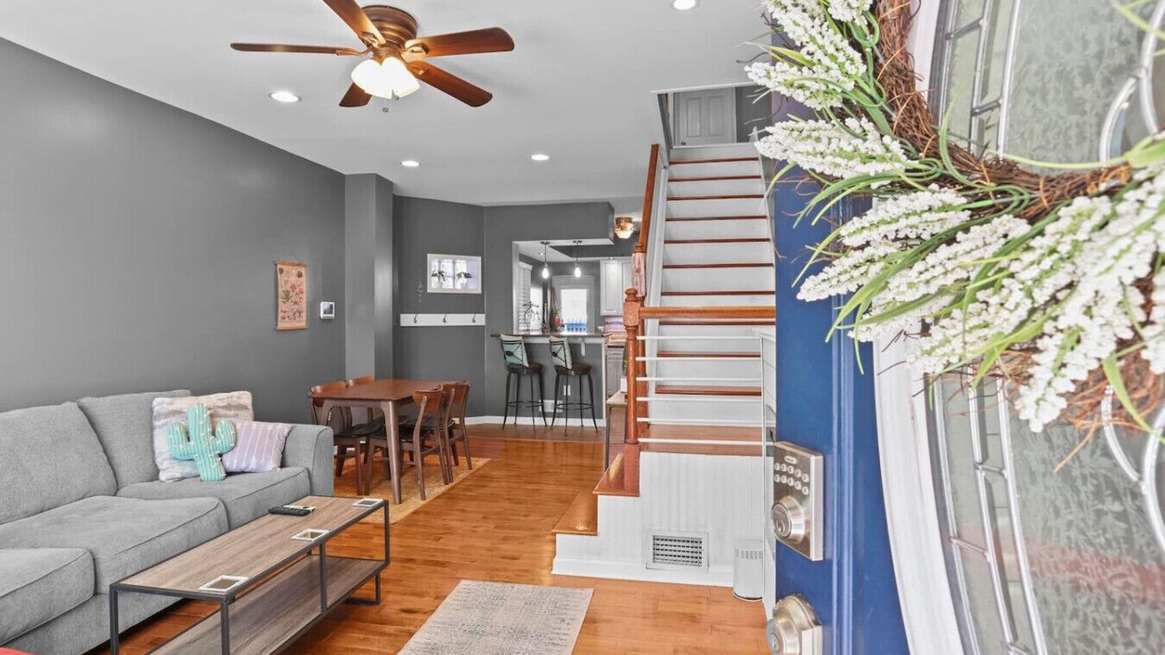 Photo of Livingroom in North Philadelphia