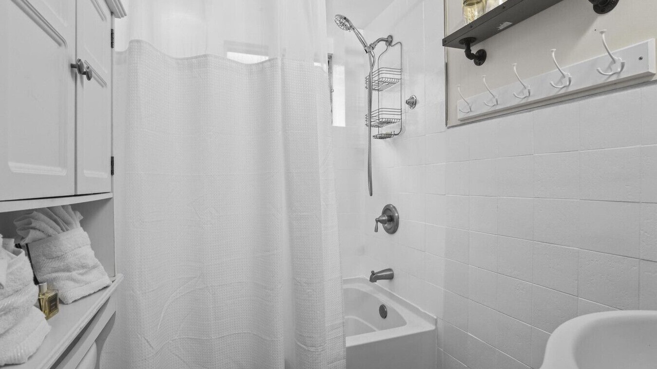 Photo of Bathroom in North Philadelphia