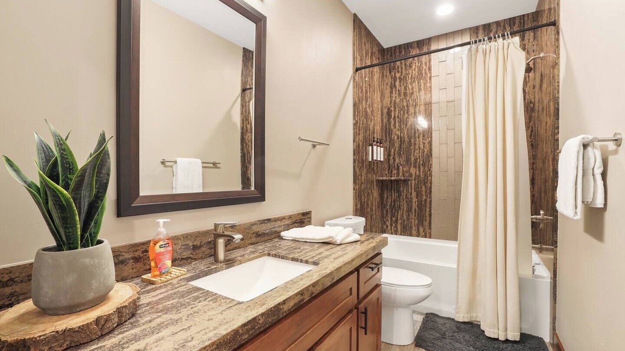 Photo of Bathroom in Country Club Estates