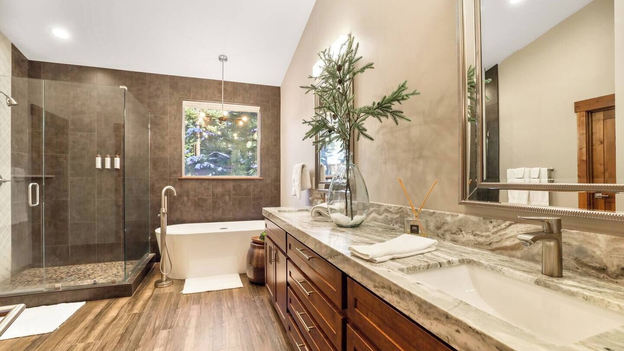 Photo of Bathroom in Country Club Estates