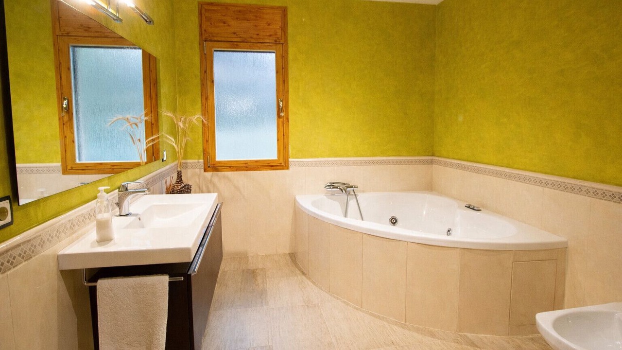 Photo of Bathroom in Sils