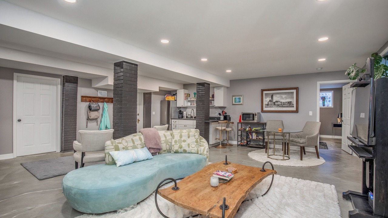 Photo of Livingroom in Central West End