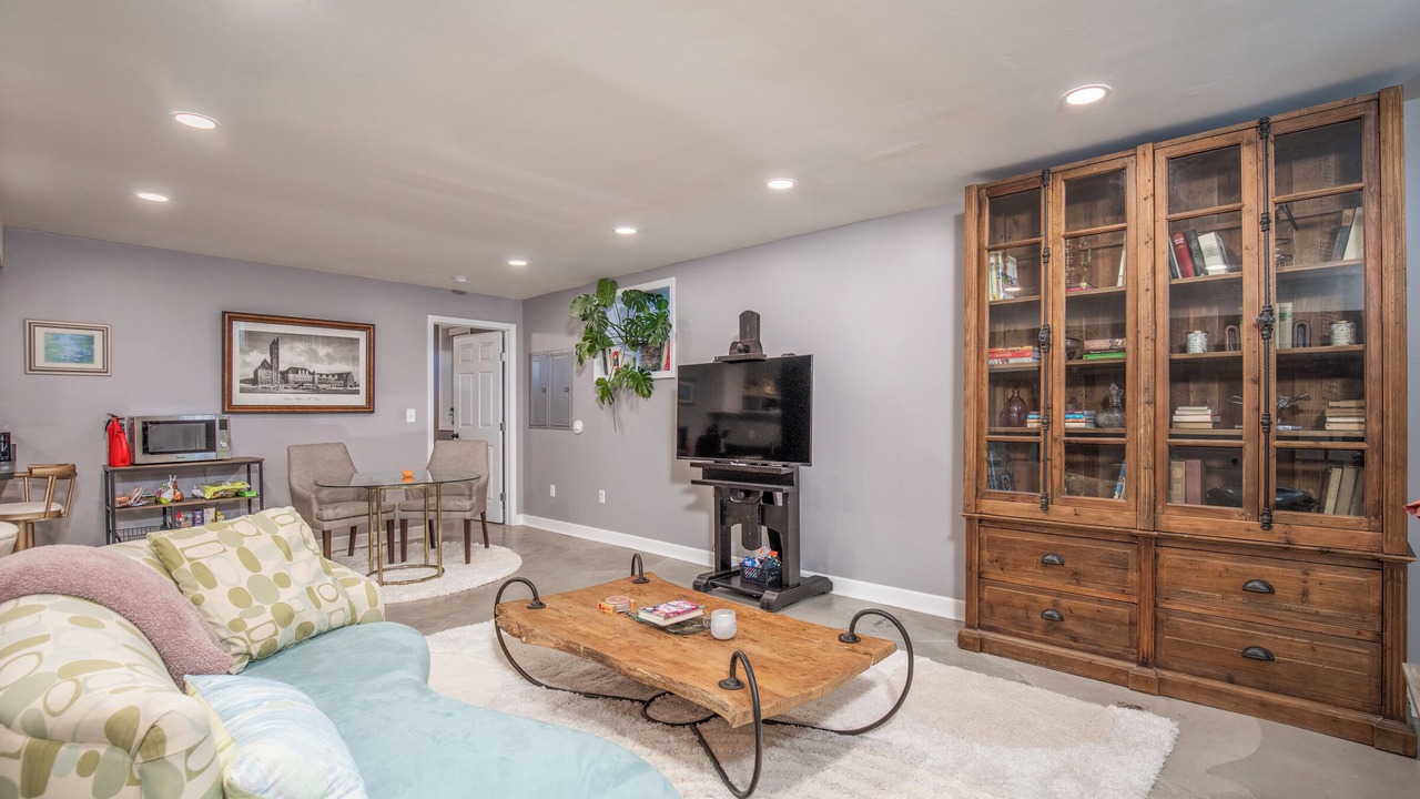 Photo of Livingroom in Central West End