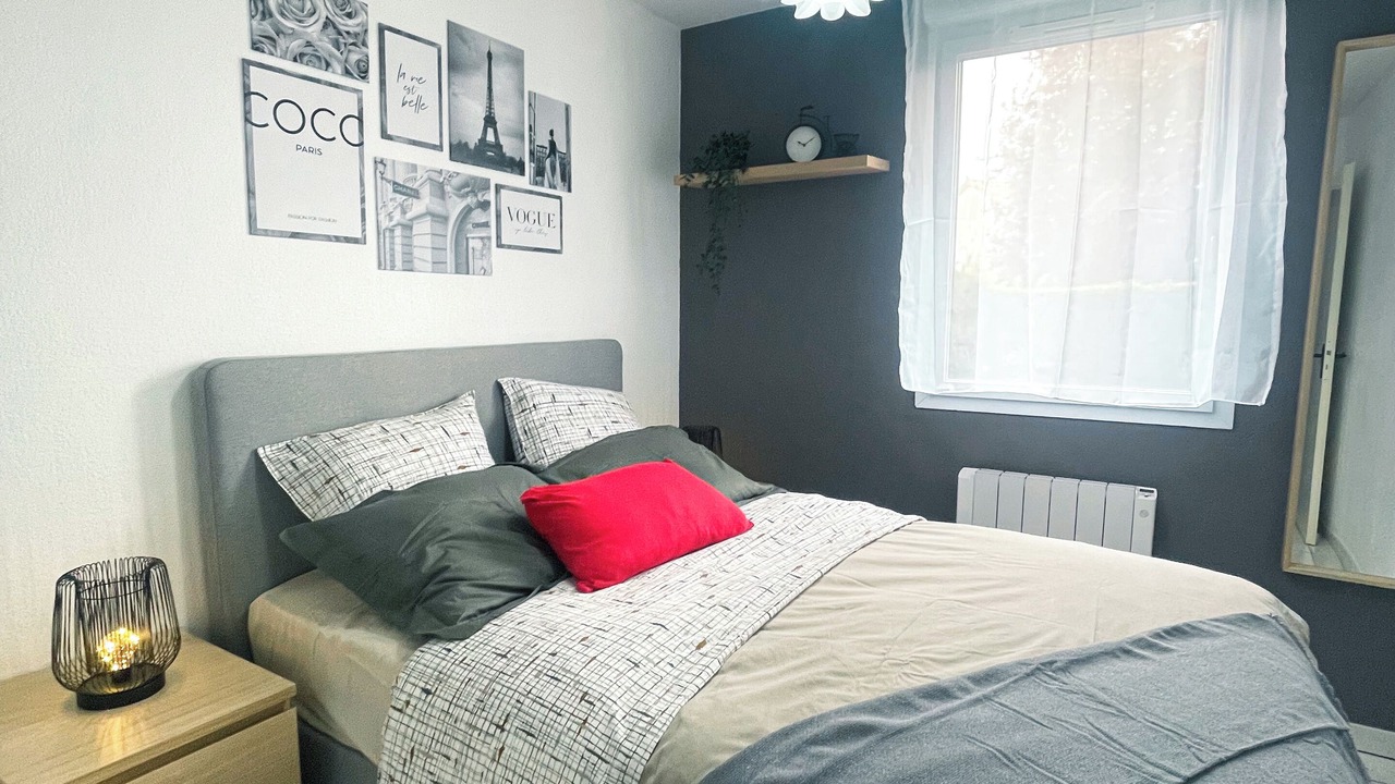 Photo of Bedroom in Saint - Martin - du - Touch