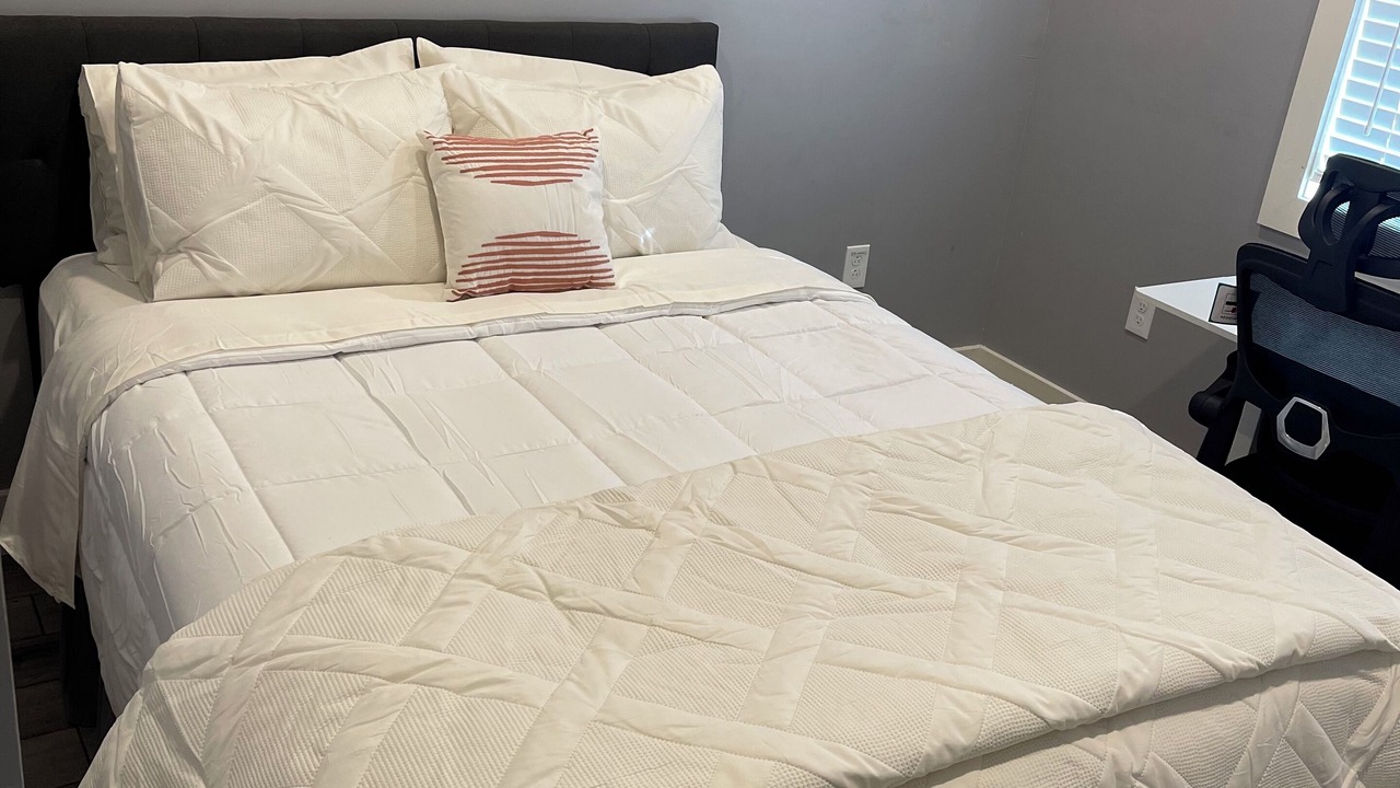 Photo of Bedroom in Estrella Village