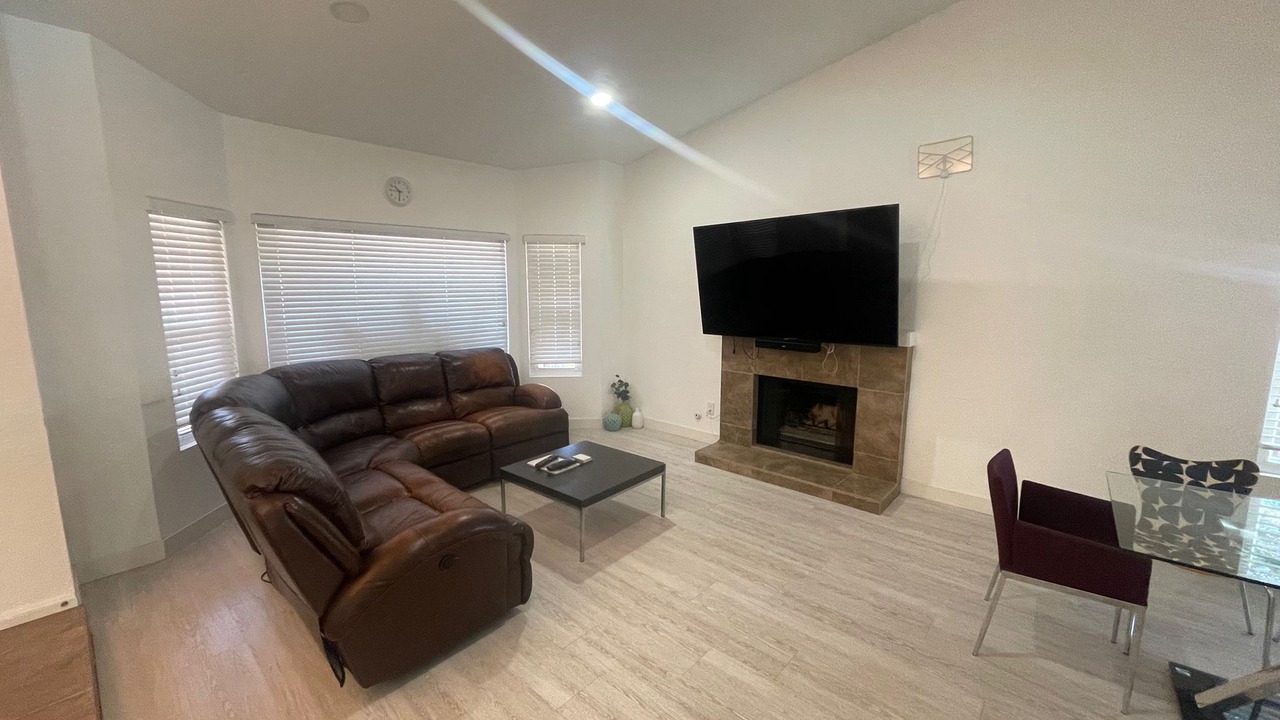 Photo of Livingroom in Mira Mesa