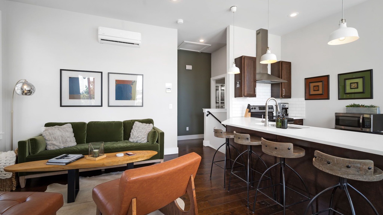 Photo of Livingroom in Downtown