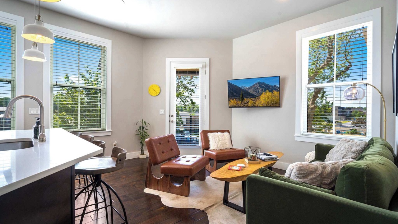 Photo of Livingroom in Downtown