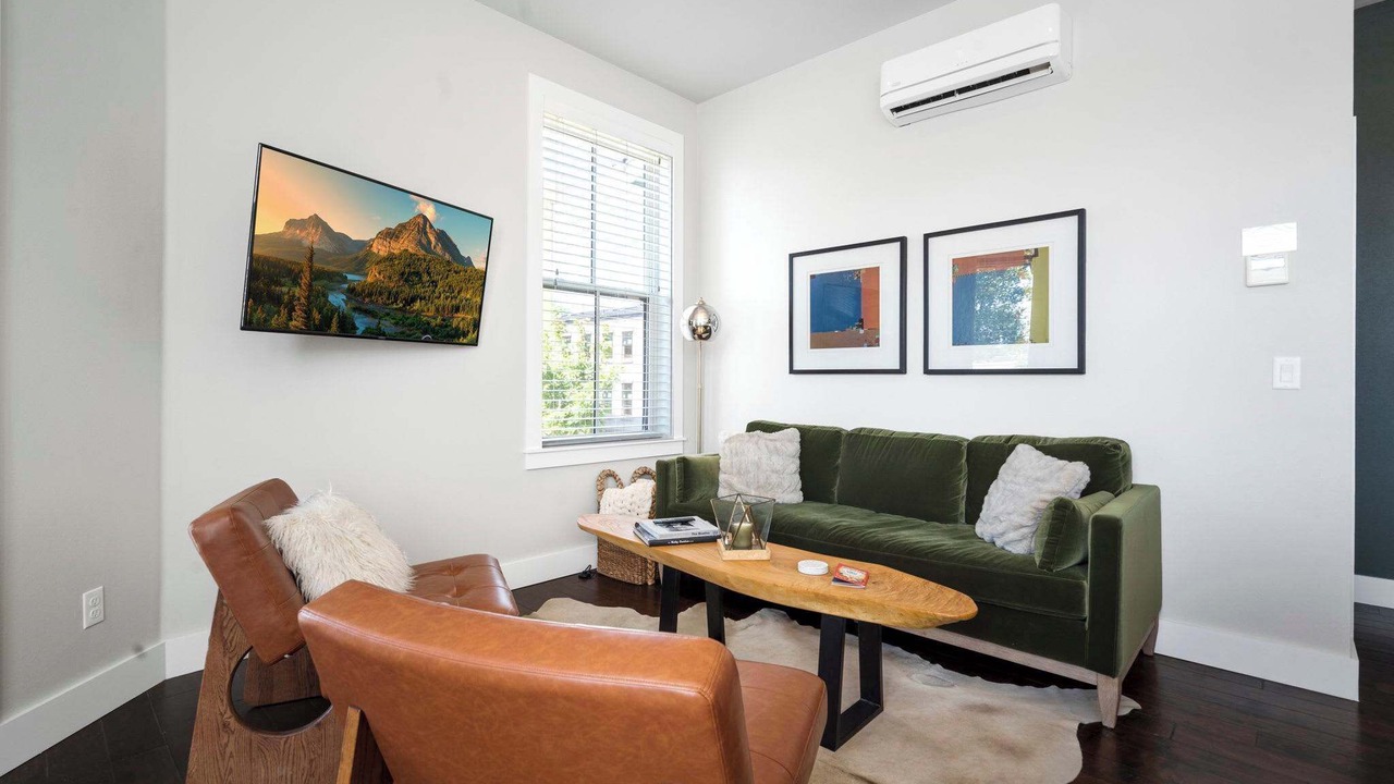 Photo of Livingroom in Downtown
