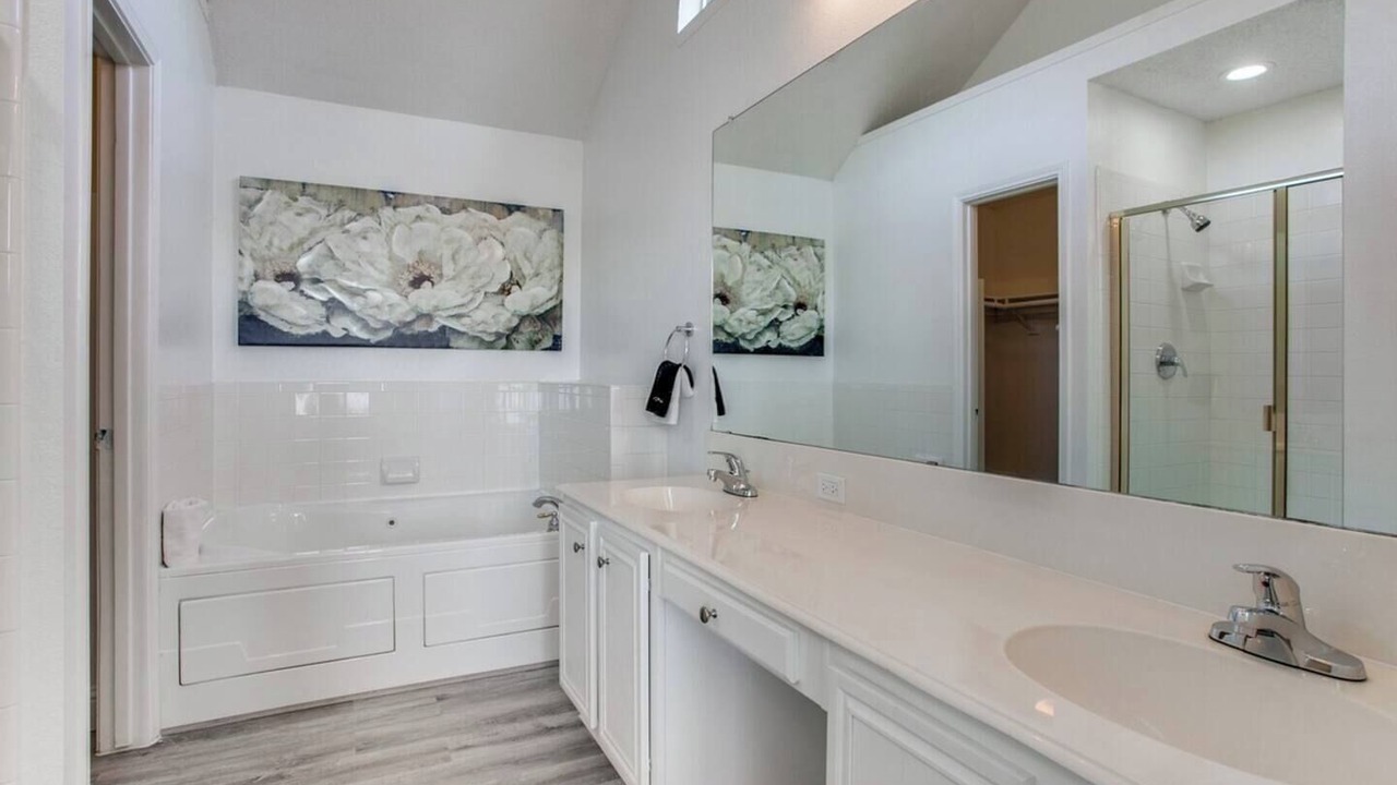 Photo of Bathroom in Elmo