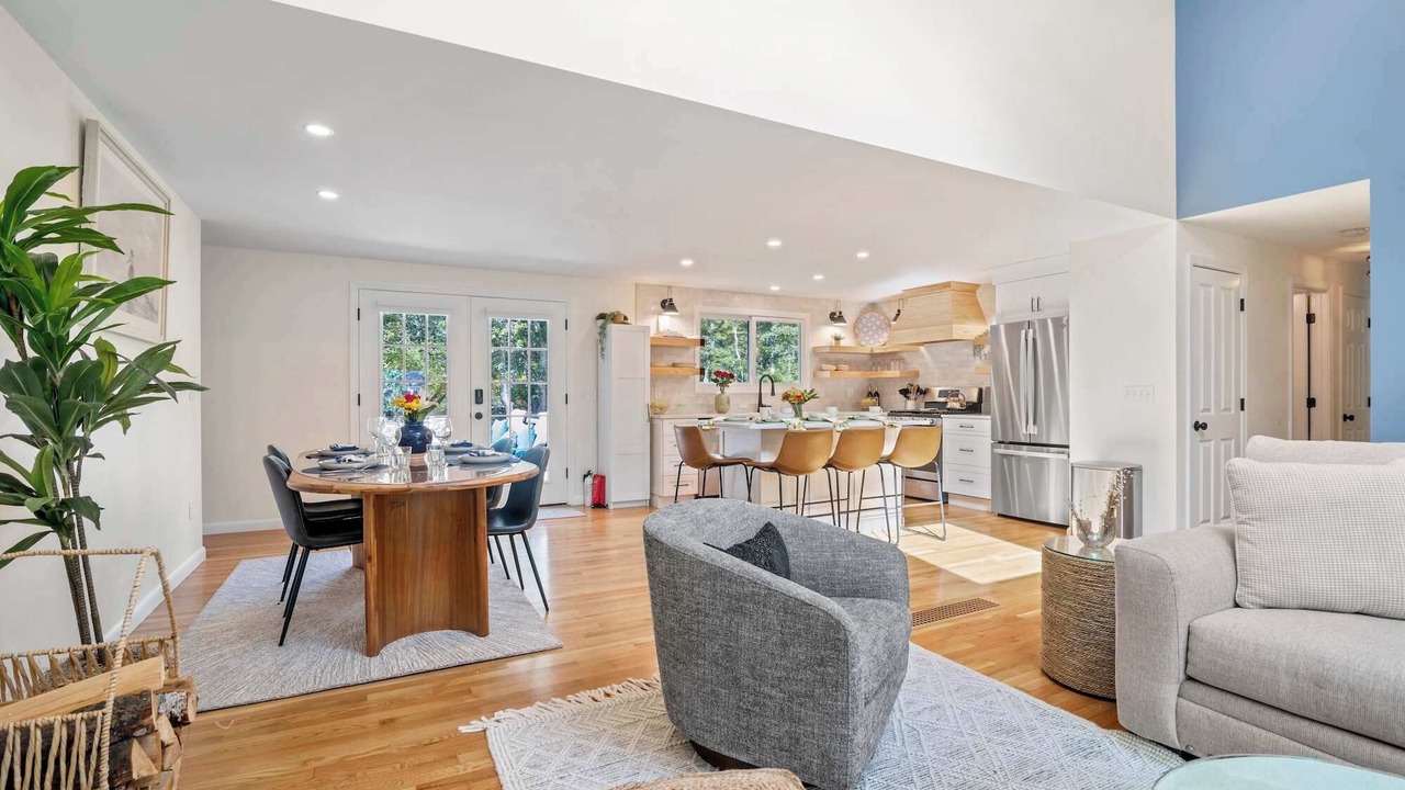 Photo of Livingroom in East Harwich