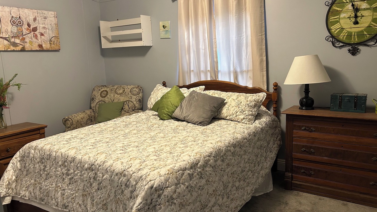Photo of Bedroom in Ruth