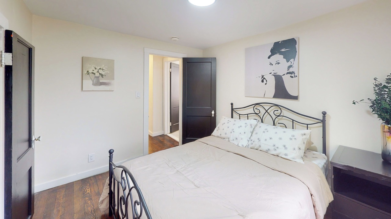 Photo of Bedroom in Grosse Pointe Woods