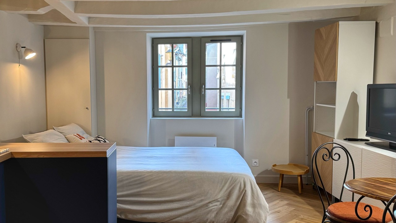 Photo of Bedroom in Tournus