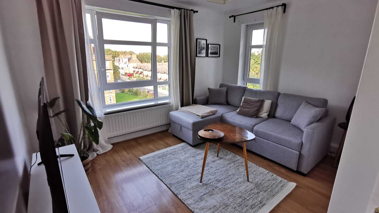 Photo of Livingroom in Charlton