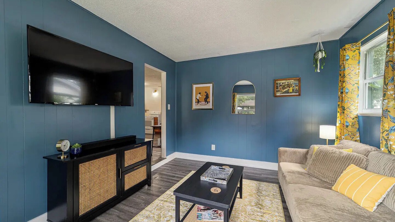 Photo of Livingroom in Fort King District