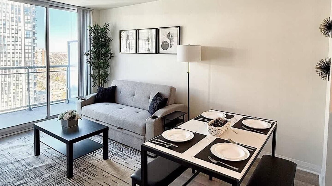 Photo of Livingroom in Hurontario
