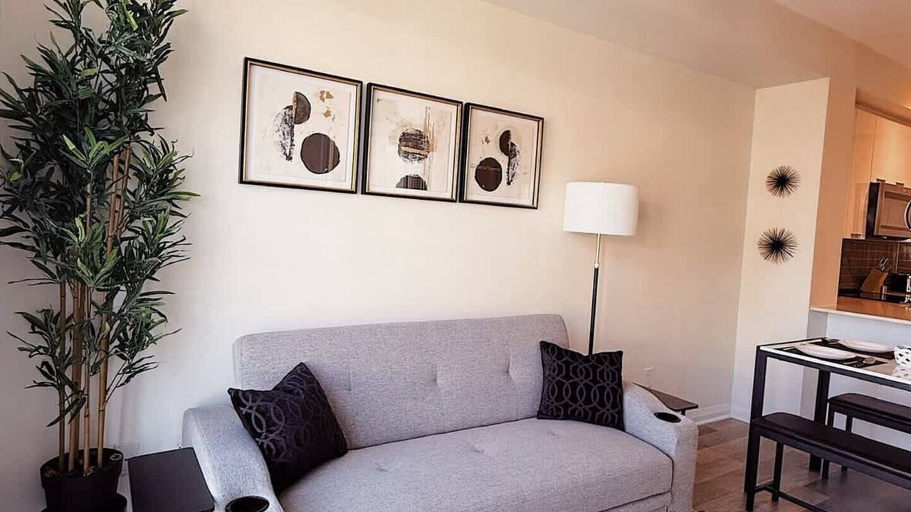 Photo of Livingroom in Hurontario