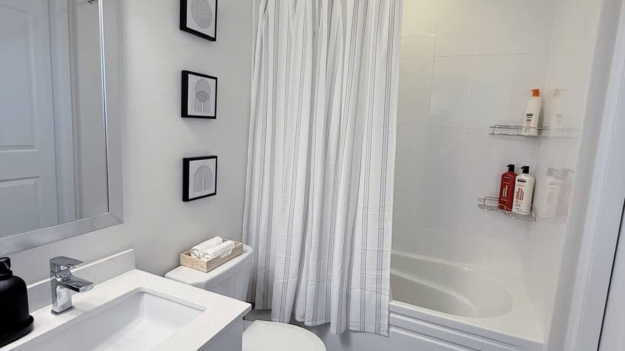 Photo of Bathroom in Hurontario