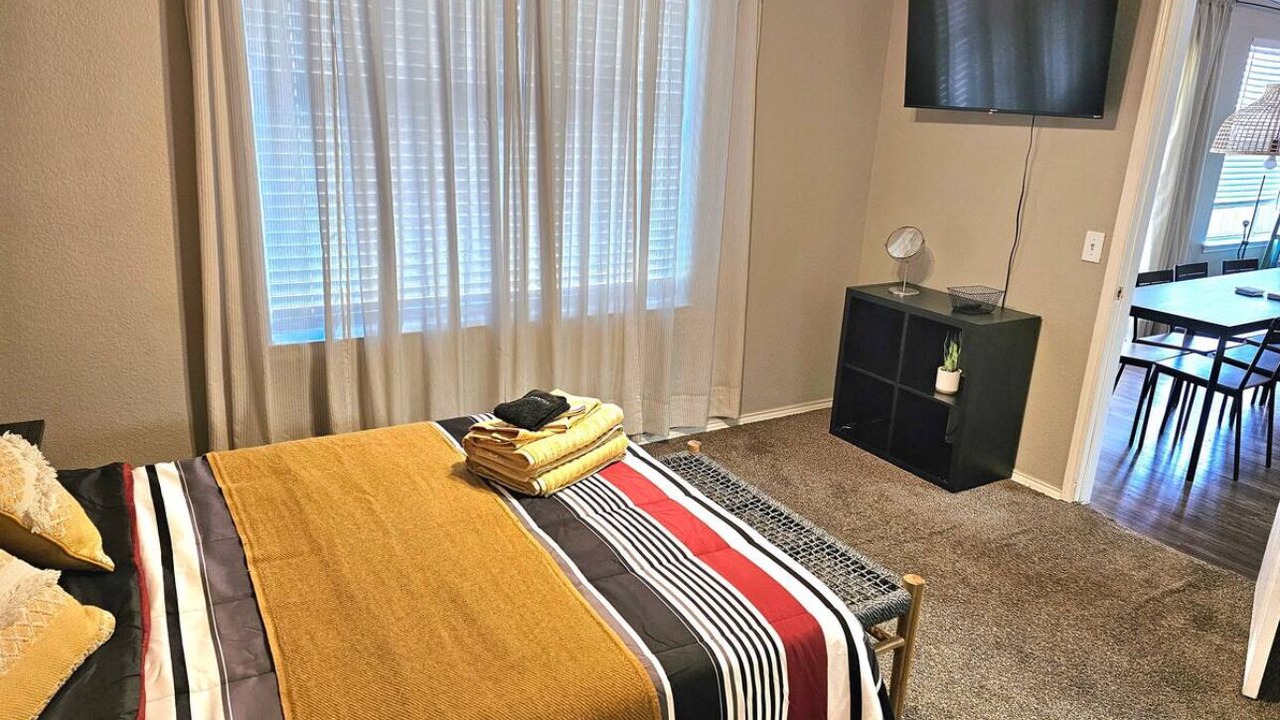 Photo of Bedroom in Glenn Heights